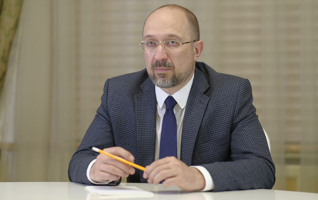 Денис Шмыгаль: Надо научиться жить в новых условиях по меньшей мере два года